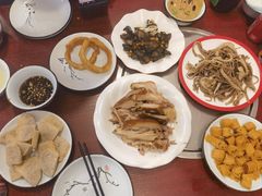 -聚首堂·特色小吃·肘子(什刹海德胜门店)