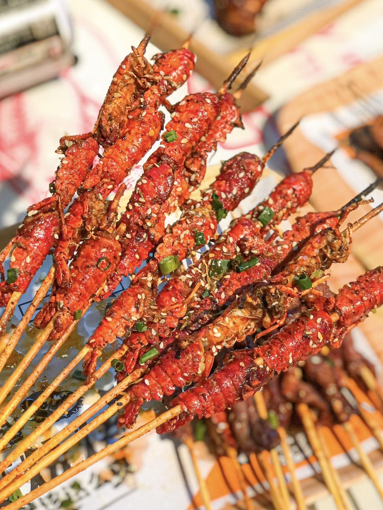 这家烧烤店,已经记不清去了多少次了
真的,每次来都人山人海
烟火