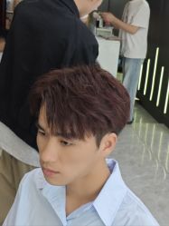 -藤野造型烫发染发