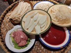 -王婆乔鲜鱼自助火锅(蜀汉路店)