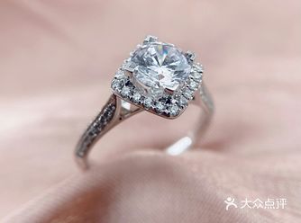 Tiamo钻石专业婚戒定制表达你的爱分享一枚圆形主钻