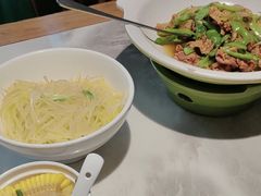 -绿草地·湘菜(酃湖师院店)