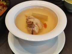 雪莲果鲜人参炖土鸡-景忆川·川粤菜