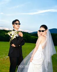 -雪中彩影婚纱摄影·微光艺术中心