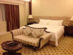 床-深圳富苑皇冠假日套房酒店