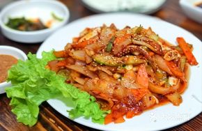 Spicy Stir-fried Octopus