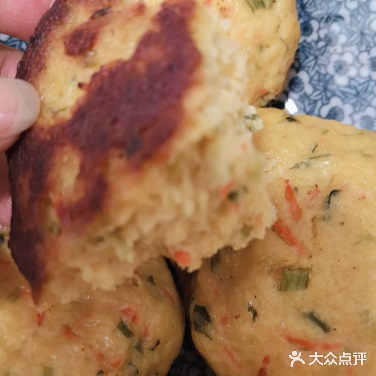 利用锅中水蒸气加热 玉米饼子