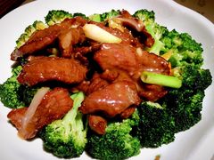 西兰花炒牛肉-肥仔文澳门猪骨煲(南京西路店)
