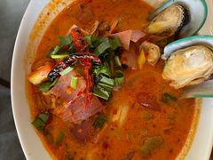 -Chom Cafe and Restaurant
