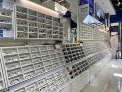 -诺柯视眼镜-蔡司依视路官方工厂店(淞南一店)