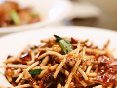 折耳根炒老腊肉-黔香阁·味(花木店)
