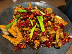 -曼听小寨海鲜烧烤·大连辣炒大王(盖州街店)