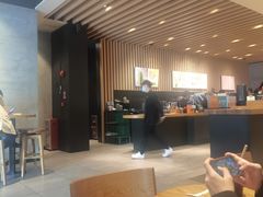 大堂-星巴克(广州百信广场东区店)