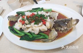 Fresh Flower Pepper Steamed Mandarin Fish