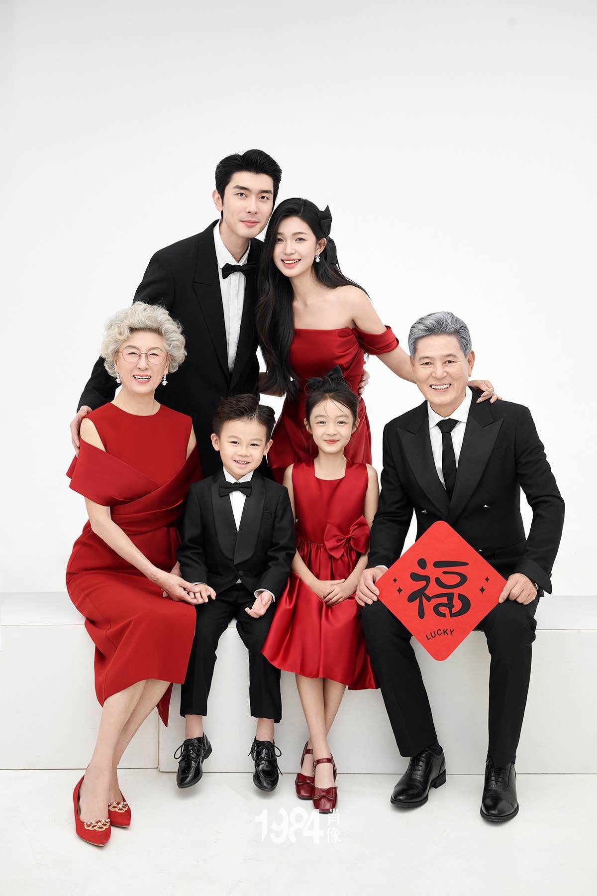 三代同堂的温馨全家福