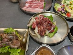 -围炉肉舍丹东海鲜烤肉·烤活鳗(步行街店)