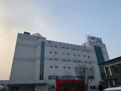 -嗨翻Hi-Fun竞技主题乐园·蹦床亲子生日轰趴(国光1937店)