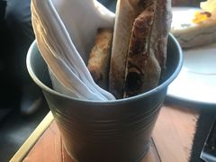 餐前包-AZUL by FUEL蓝色·法式酒馆(琶醍店)