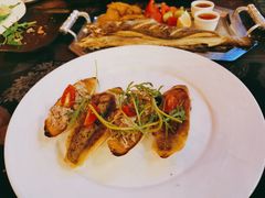 香煎蓝莓鹅肝配烤面包-弗拉门戈西班牙餐厅酒吧(意式风情街店)