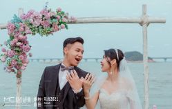 -现代经典婚纱摄影