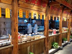 -野山舂·贵州现舂酸汤火锅(鸿通城店)