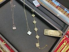 -恒一珠宝·回收黄金钻石奢侈品(灵岩南路店)