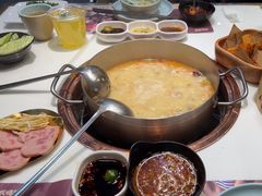 -洪氏嗨捞·猪肚鸡火锅(阳光天地店)