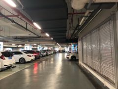-美罗城停车场