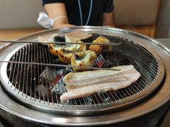 -围炉肉舍•炭烤活鳗•丹东海鲜烤肉(步行街店)