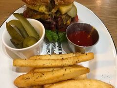 -HELLO 27 意面·沙拉·帕尼尼