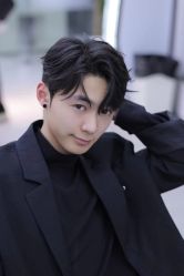 -一家只做男发烫染的店