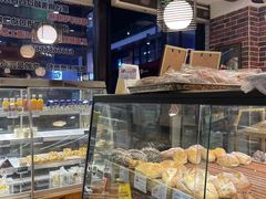 面包甜点陈列柜-BROAD面包路·欧式面包(龙湖时代C馆店)