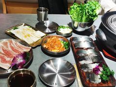 -围炉肉舍•炭烤活鳗•丹东海鲜烤肉(步行街店)