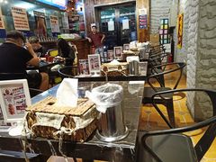 大堂-巴四老城区炭火蛙锅(张江店)