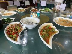 -覃记海鲜美食餐厅