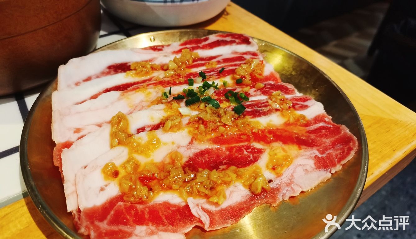 7点多到的还要等位，生意特别好，座无虚席