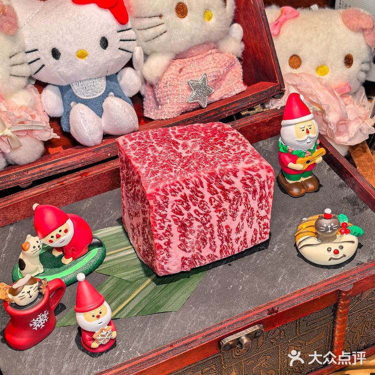就在万象城🎄有Kitty猫的圣诞烧肉来啦!