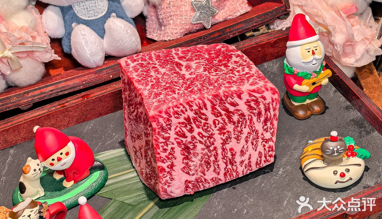 就在万象城🎄有Kitty猫的圣诞烧肉来啦！