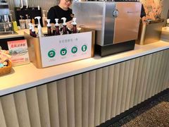 -星巴克(北京枫尚奥莱店)