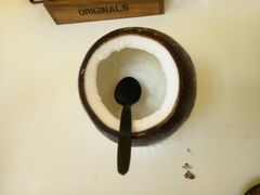 -志龙皇冠吃货椰子铺