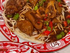 爆汁猪脚面-江城燕子大排档(江汉路步行街店)