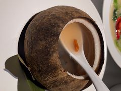 原只椰炖乌鸡汤-汤城小厨•粤菜•靓汤(苏州街店)