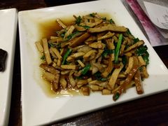 -春天里·老街坊餐厅(港隆广场店)