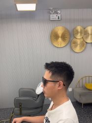 -即型男士理发工作室
