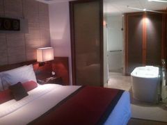 -三亚湾海居铂尔曼度假酒店