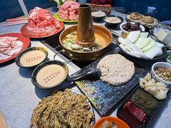 -洞庭洲·防空洞火锅·烧烤·铜锅涮肉(新百广场店)