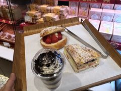 草莓天使酥菠萝-巴黎贝甜(昆城广场店)