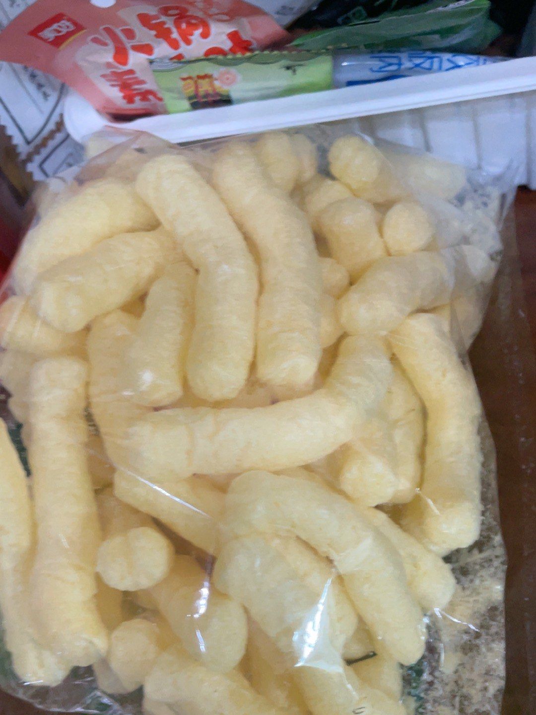 有小时候的回忆,黄色这个是膨化食品,米果