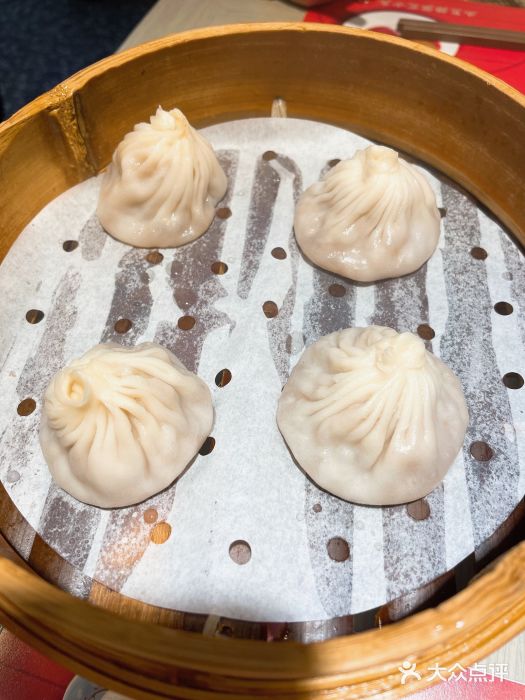 穿蒸引鲜·嗲记(正大广场店)双拼小笼（蟹粉+鲜肉）图片