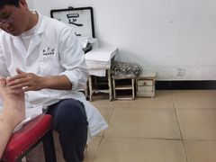 -郏芬芬扦脚服务部(新闸路店)